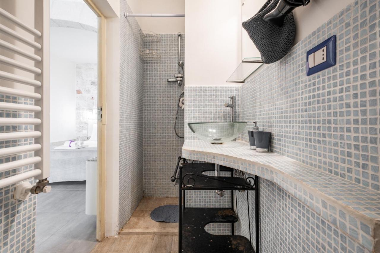 La Casa Nel Vico Pretty Apartment 奥斯图尼 外观 照片