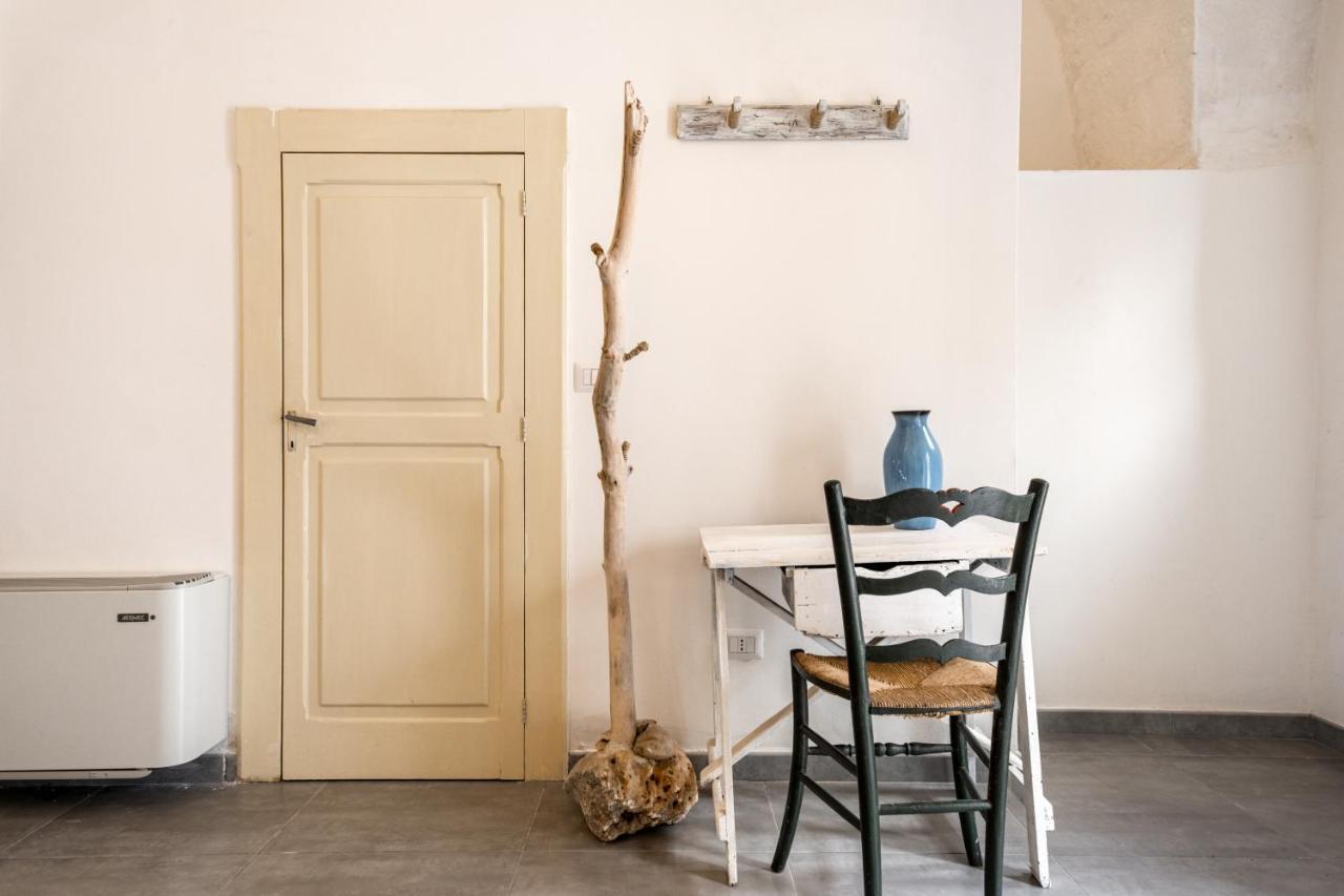 La Casa Nel Vico Pretty Apartment 奥斯图尼 外观 照片